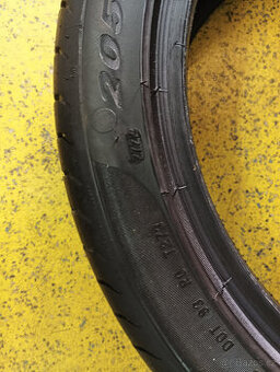 Pirelli P-ZERO 205/55R17 88Y moc pěkné