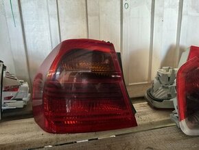 Bmw e90 zadní svetla lci/ pre lci