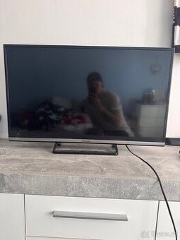 LED TV Panasonic TX-32CS510E