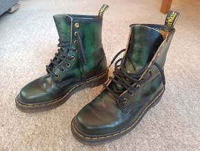 DR. MARTENS