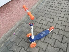 Koloběžka se třemi koly