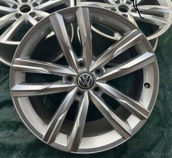 Koupím kola VW Dartford silver R18