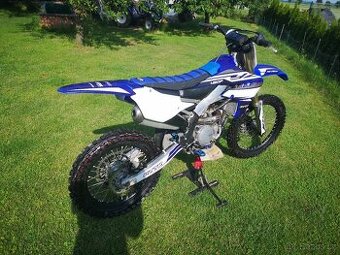 Yamaha yz 250f 2019 se startérem.