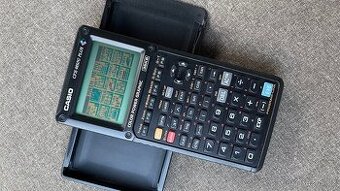 Stará grafická kalkulačka Casio CFX-9850G Plus