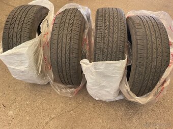 Prodám letní pneu BRIDGESTONE 215/60 R17 - DUSTER