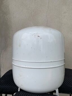 Expanzní nádoba 35 l