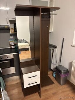 Předsíňová skříň, botník se zrcadlem