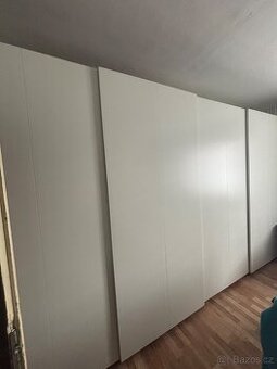 Sestava skříně IKEA PAX