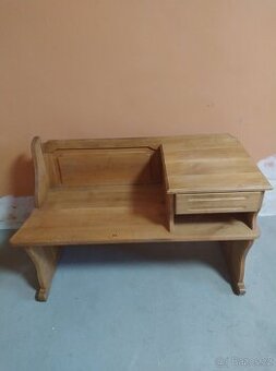 Lavice se šuplíkem z masivu