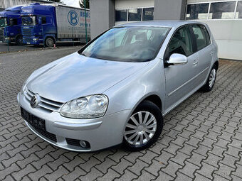 Volkswagen Golf 1.6MPi