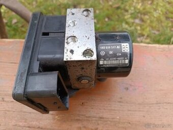 Řídící jednotka ABS,ESP (1KO 614 517 AC)