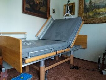 Zdravotní polohovací postel