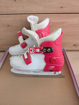 Dívčí zimní brusle S (29-32)