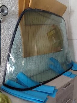 Zadní sklo - Corvette C3