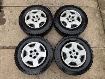 Zimní kola / disky Nissan Xtrail T30 / 215/70/15C