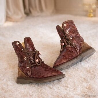 Detske kozene snehule s pravou ovci vlnou UGG vel 23