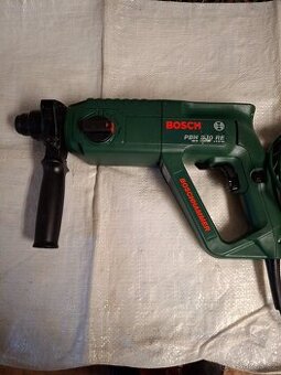 Vrtací a sekací kladivo BOSCH PBH 220 RE.