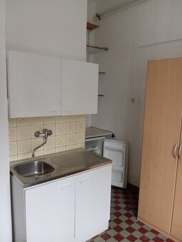 Jednolužkový pokoj s uzamykatelným vchodem