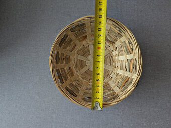 Proutěný košíček, průměr 15 cm