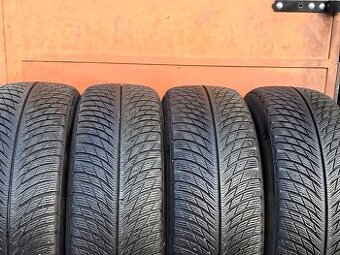 Zimní Michelin 235/60/16