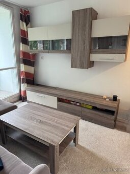 Obývací stěna + kferenčn stolek