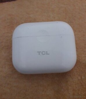 Bluetooth sluchátka značky TCL