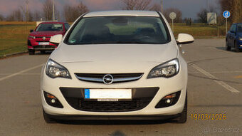 Opel Astra J • 1.6 16V • 85 kW • Automat • 2014 • 103 900 km