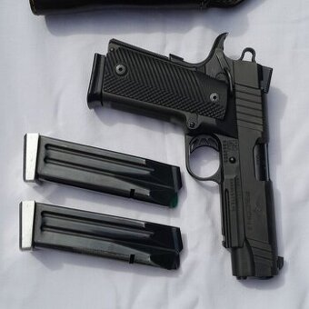 Pistole BLACK OPS Recom 9lug.