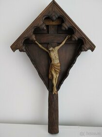 Starožitný kříž s Kristem