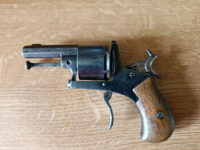 Revolver 320 corto dor. 1890