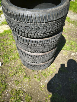 4x zimní pneu 225/40 r18 (8mm, 2021)