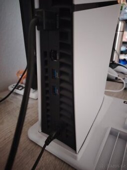 PlayStation 5 Slim s mechanikou