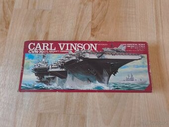 Model lodi Carl Vinson s motorem - 1