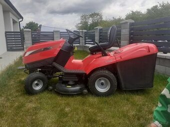 Zahradní traktor Mountfield TM 40. Dohoda V perf. stavu.