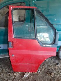 Ford Transit rv 2009 pravé a levé přední dveře.