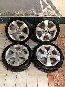 Alu kola Škoda R17 5X112 LETNÍ PNEU 225/45 R17 PEGASUS