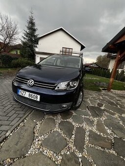 Volkswagen Touran - 1.6 TDI (kůže, tažné, zimní pneu)