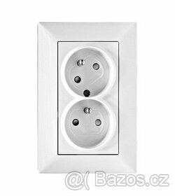 Zásuvka ČSN s dětskou ochranou, dvojitá pootočená 45°, bílá