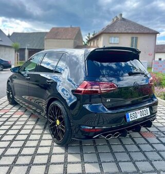 VW Golf 7r
