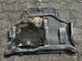 VW AUDI SKODA kryt motoru 5Q0825901