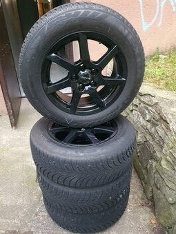 Zimní pneu na diskách 215/60 R16