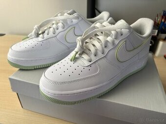 Nike AIR FORCE 1 07 Tenisky Honeydew White VEL. 42.5 (NOVÉ)