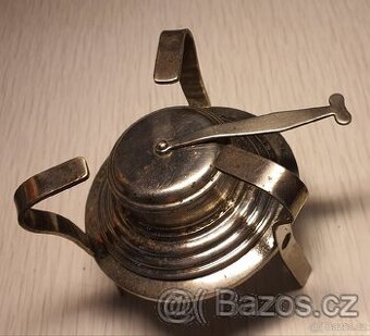 Starý benzínový vařič