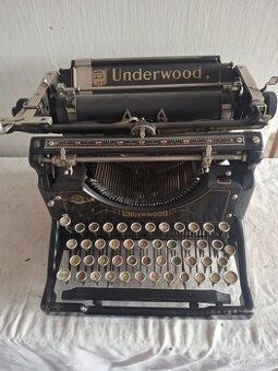 Psací stroj underwood