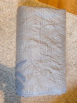 Sedy prehoz na postel