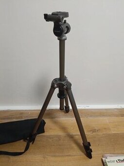 Stativ Velbon PH157Q a Velbon 2000v