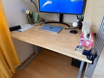 Psací stůl 1100 × 800 mm praktický a pevný