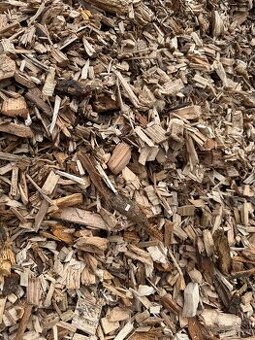 Dřevní štěpka, mulč do záhonu nebo jako palivo - biomasa