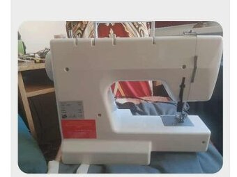 Prodám elektrický šicí stroje značky Victoria