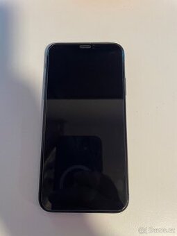 iPhone XS 256 GB – výborný stav + 5 krytů + 2× tvrzené sklo